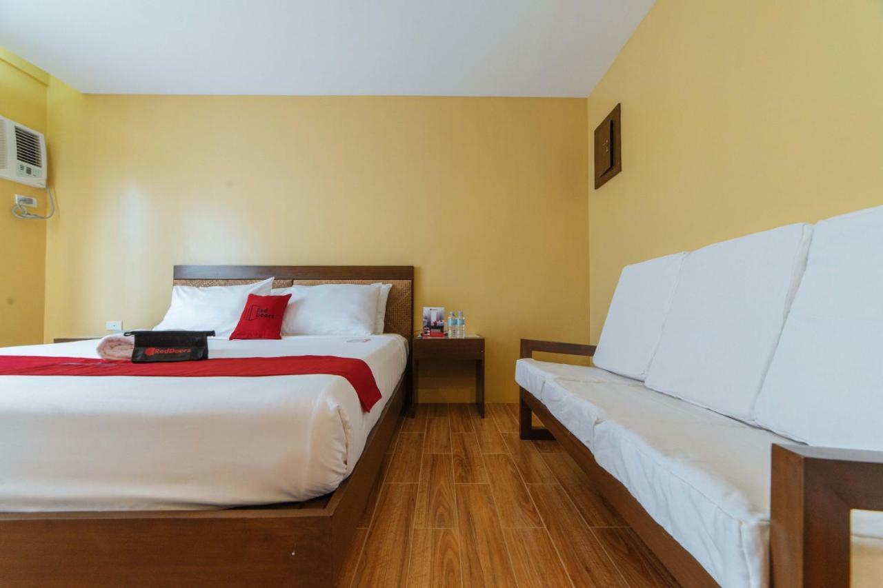 Reddoorz Premium Near Health Centrum Banica Roxas Exterior foto