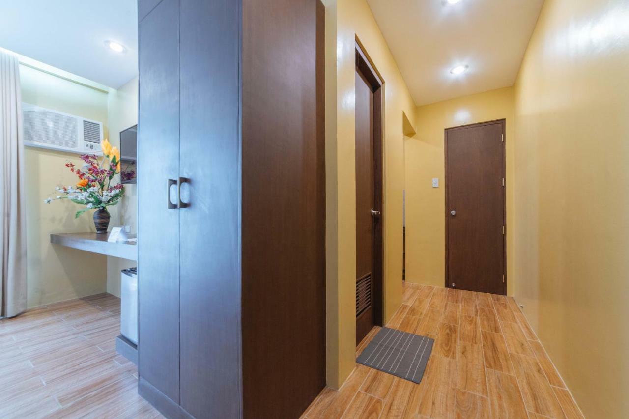 Reddoorz Premium Near Health Centrum Banica Roxas Exterior foto