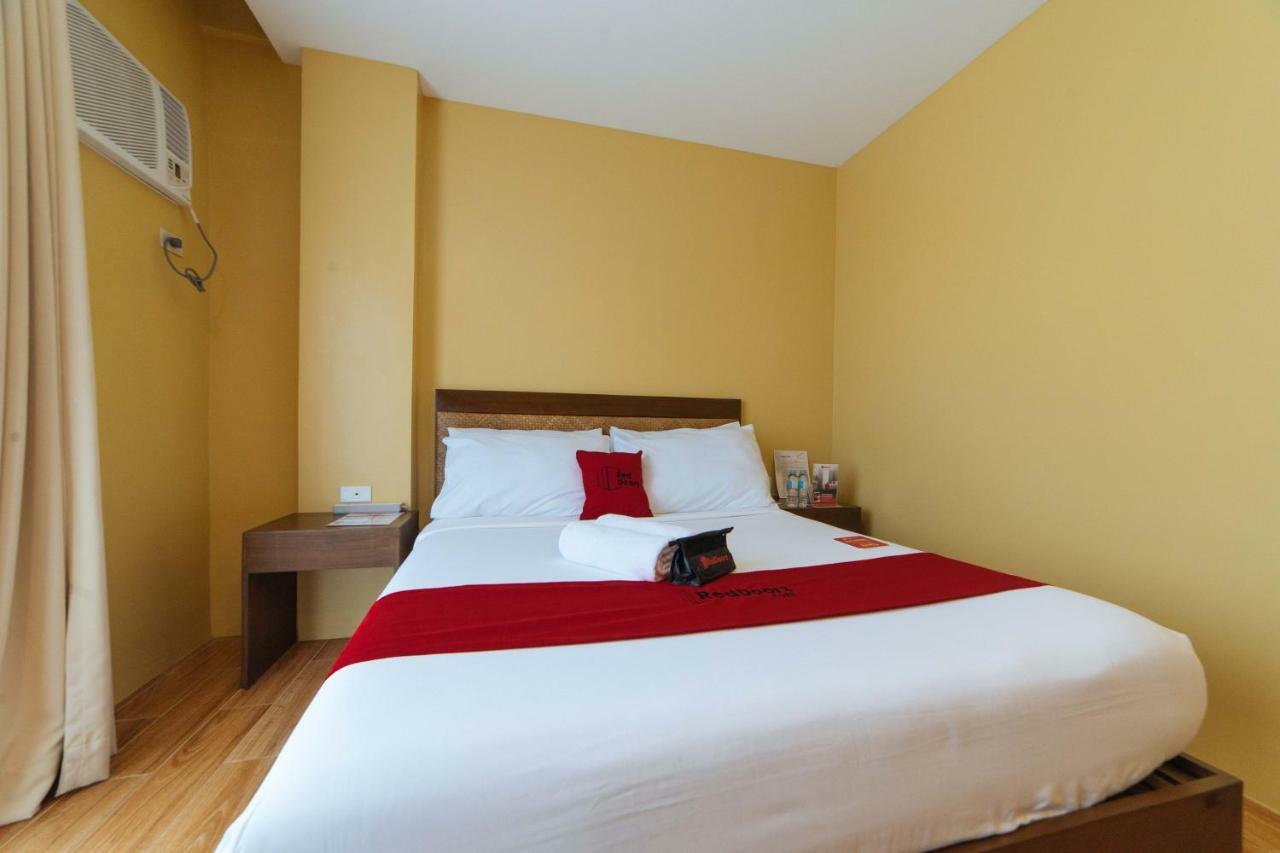 Reddoorz Premium Near Health Centrum Banica Roxas Exterior foto