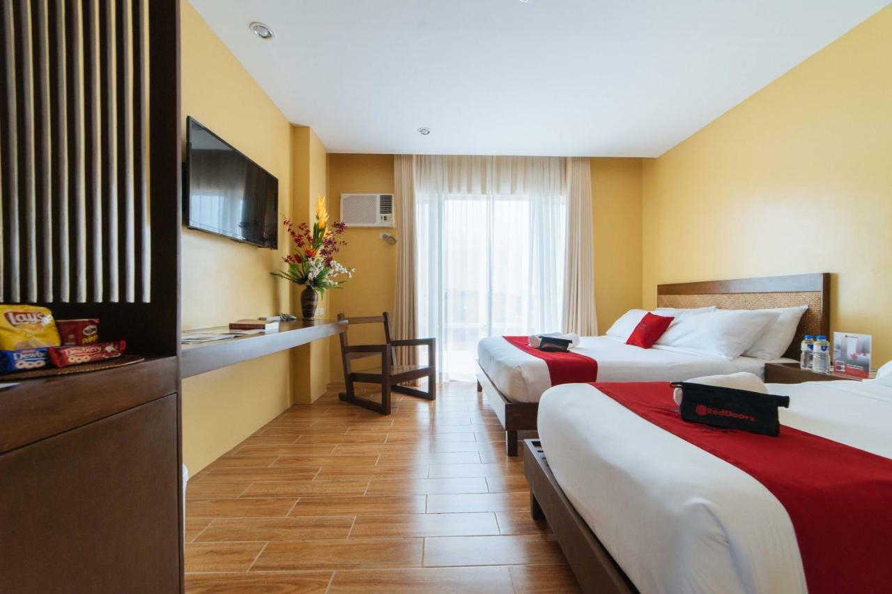 Reddoorz Premium Near Health Centrum Banica Roxas Exterior foto