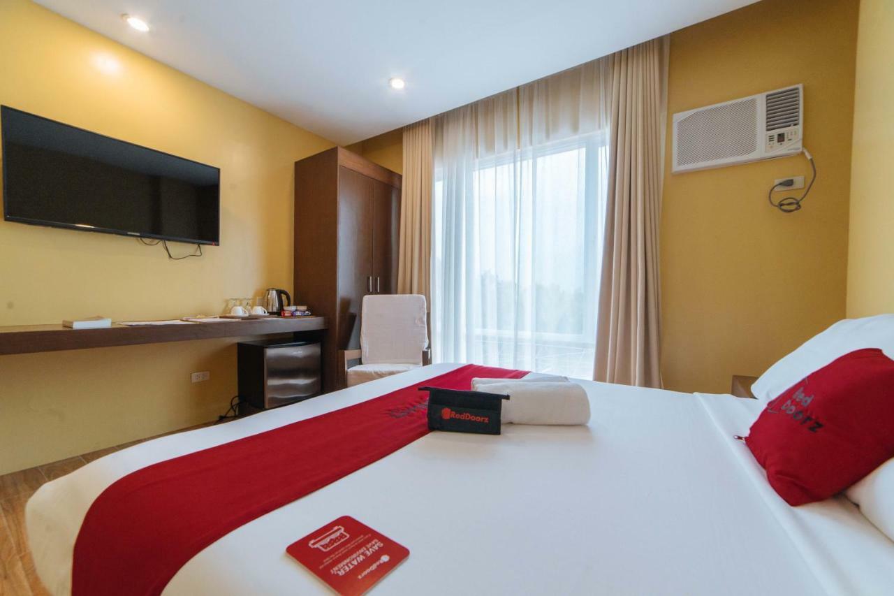 Reddoorz Premium Near Health Centrum Banica Roxas Exterior foto