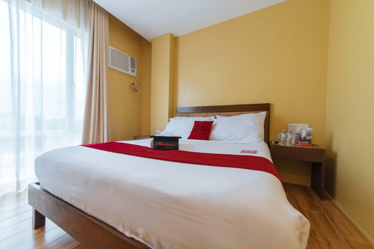 Reddoorz Premium Near Health Centrum Banica Roxas Exterior foto