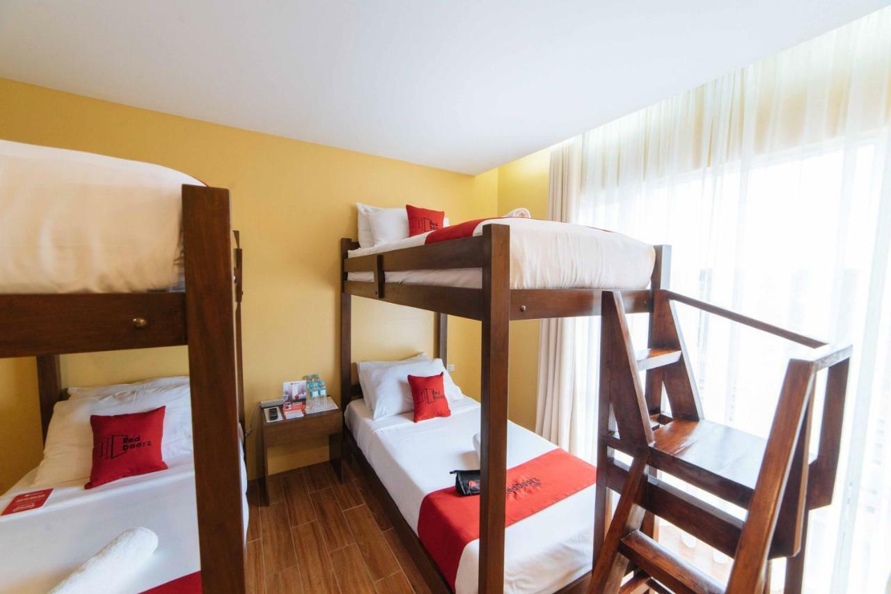 Reddoorz Premium Near Health Centrum Banica Roxas Exterior foto